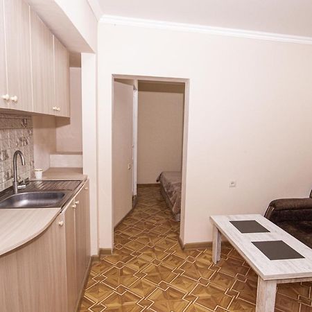 Орел Jerevan Exteriör bild