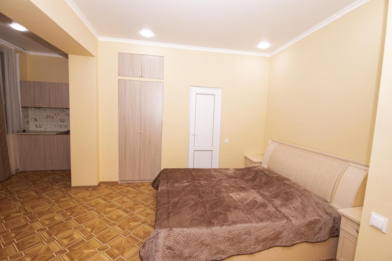 Орел Jerevan Exteriör bild