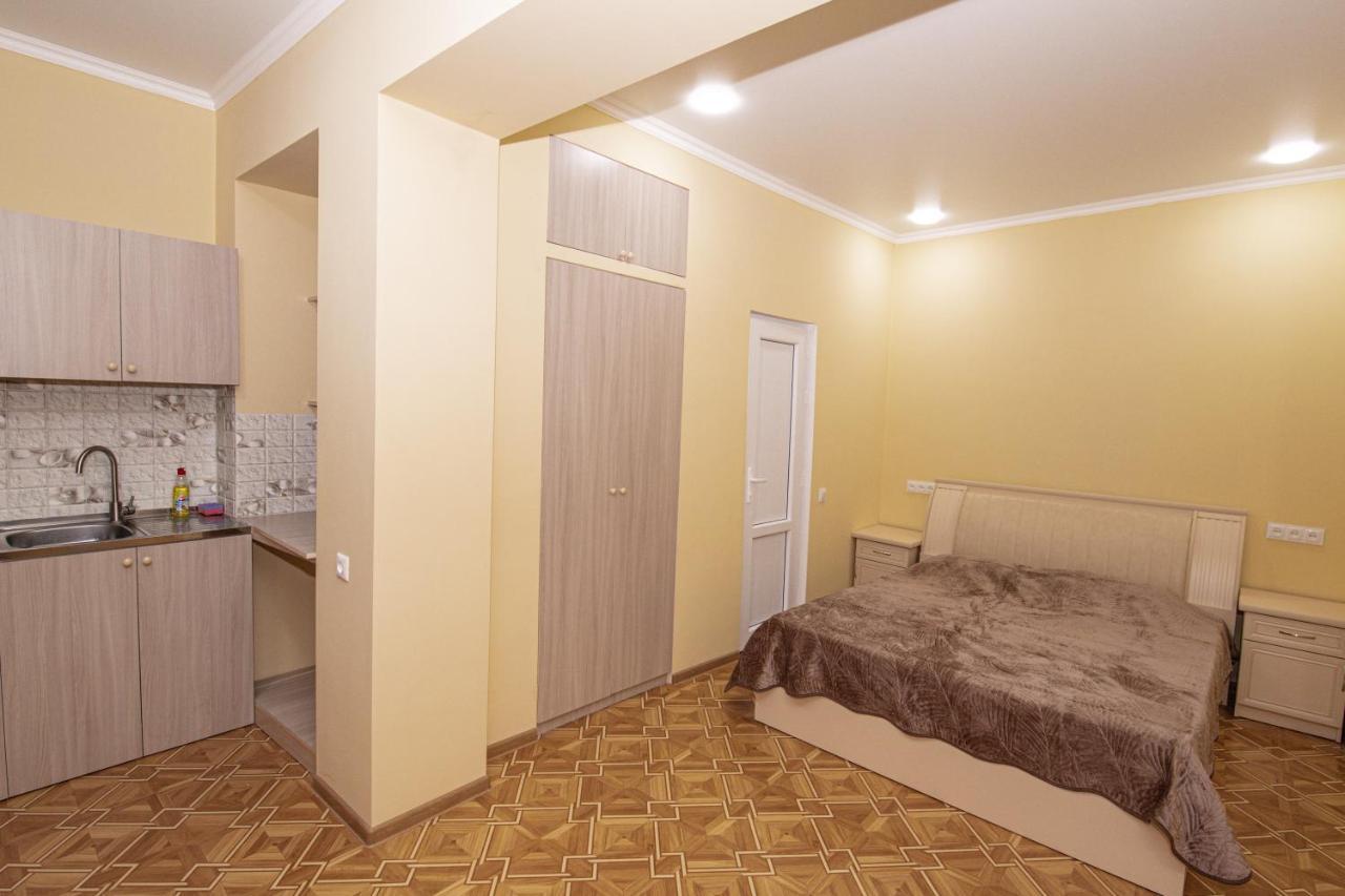 Орел Jerevan Exteriör bild