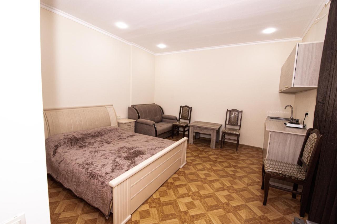 Орел Jerevan Exteriör bild